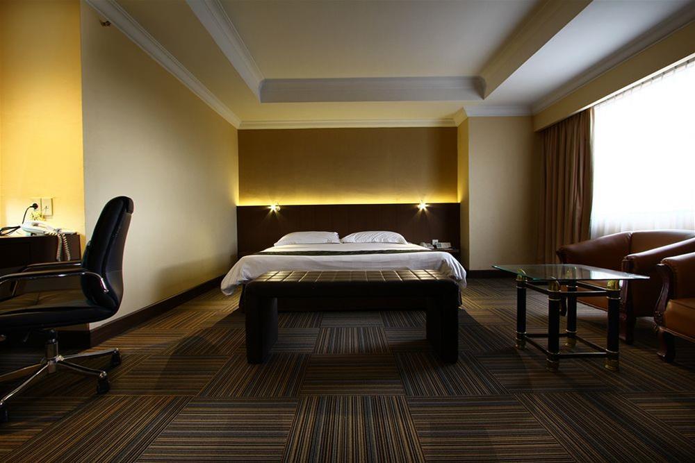 Aiho Hotel Μεντάν Εξωτερικό φωτογραφία